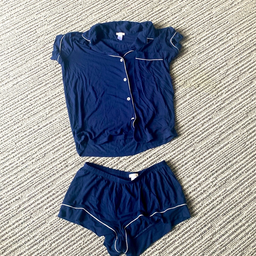 Eberjey super soft short sleeve shorts pajamas top and bottom. Worn a few times